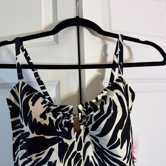 Zebra stripe one piece suit- 16 - Picture 2 of 5
